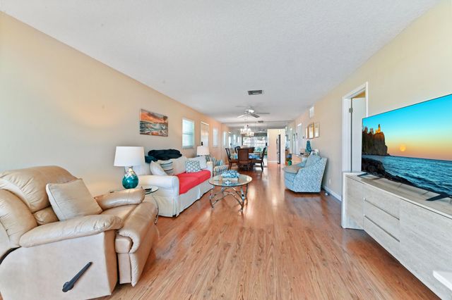 604 Hummingbird Lane, Delray Beach, FL 33445