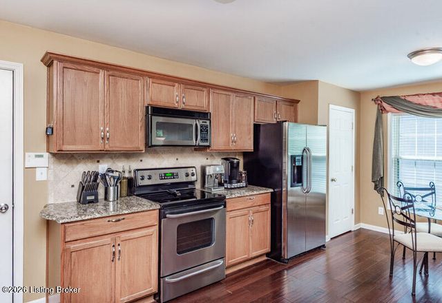 11048 Symington Cir, Louisville, KY 40241