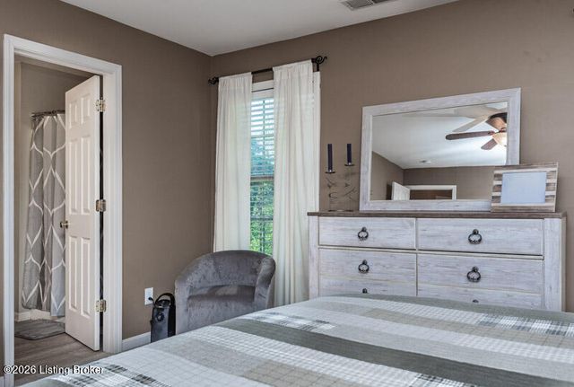 11048 Symington Cir, Louisville, KY 40241