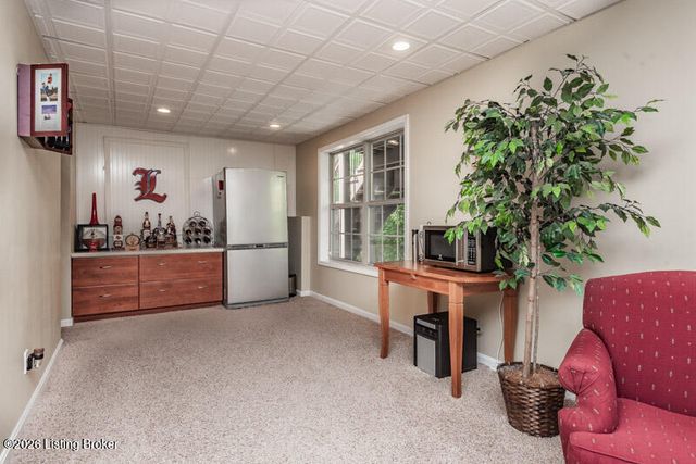 11048 Symington Cir, Louisville, KY 40241