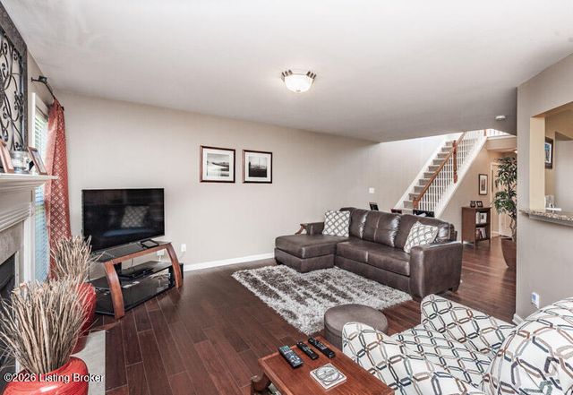 11048 Symington Cir, Louisville, KY 40241