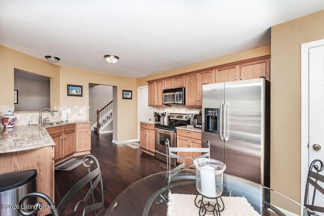 11048 Symington Cir, Louisville, KY 40241