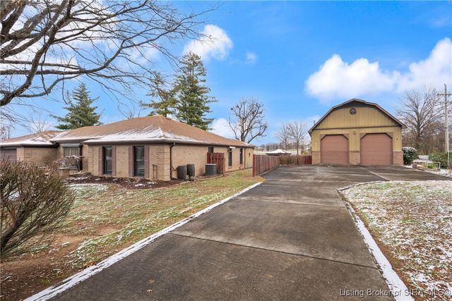 2609 Saint Andrews Road, Jeffersonville, IN 47130