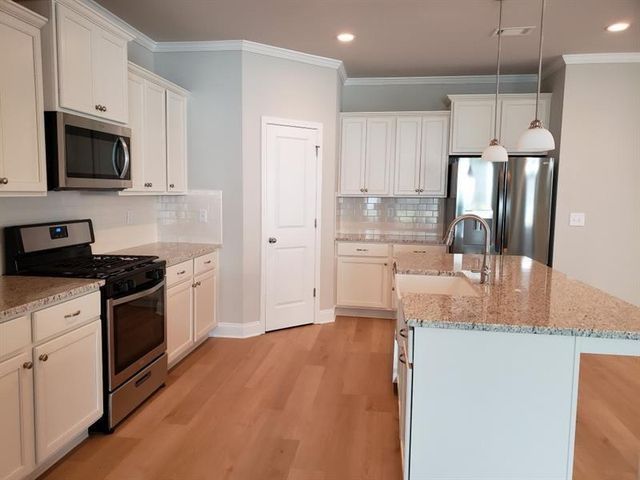 5192 Parkwood Drive, Flowery Branch, GA 30542