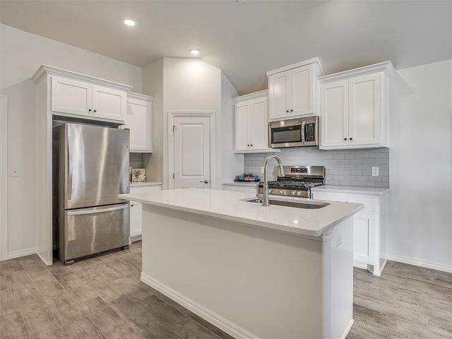 3013 Crossover Court, Moore, OK 73160
