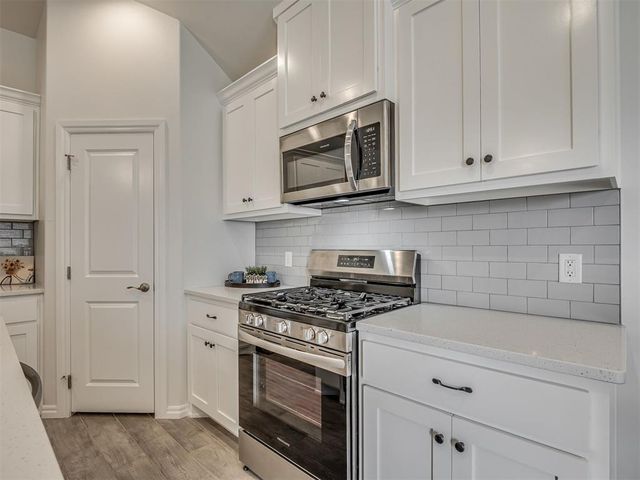 3013 Crossover Court, Moore, OK 73160