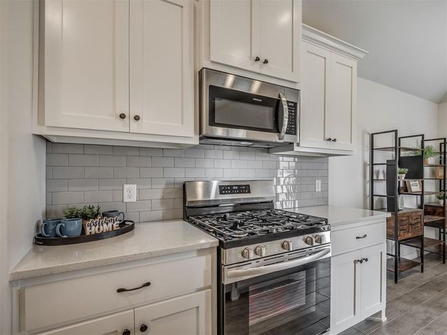3013 Crossover Court, Moore, OK 73160