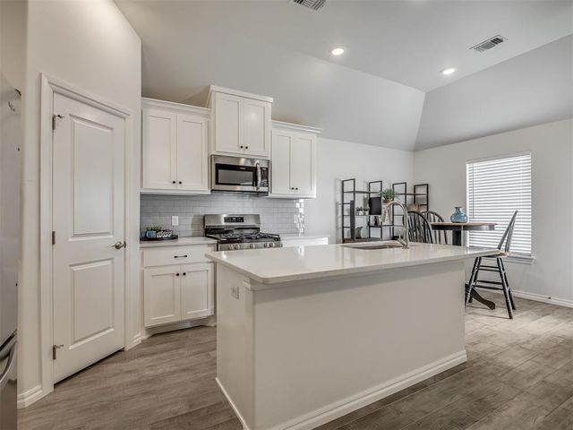 3013 Crossover Court, Moore, OK 73160