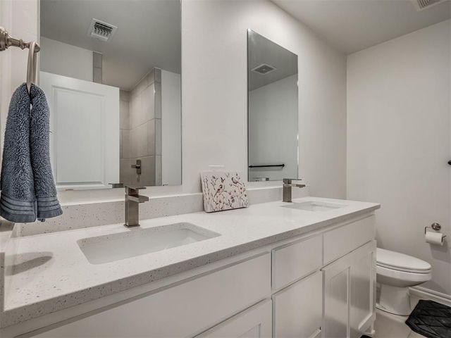 3013 Crossover Court, Moore, OK 73160