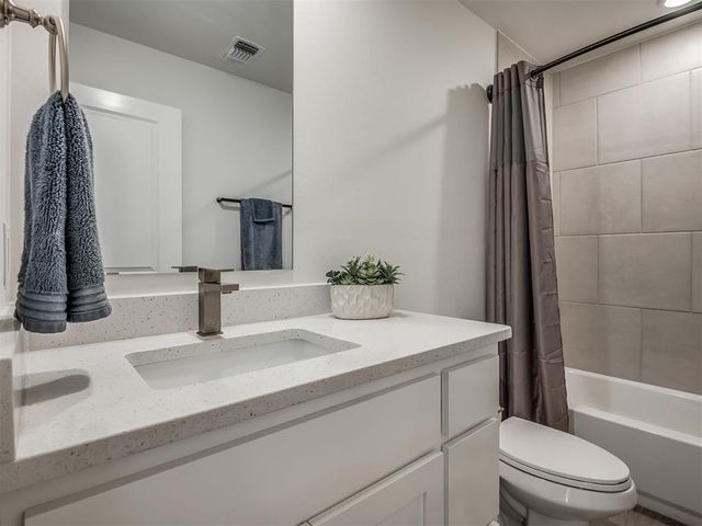 3013 Crossover Court, Moore, OK 73160