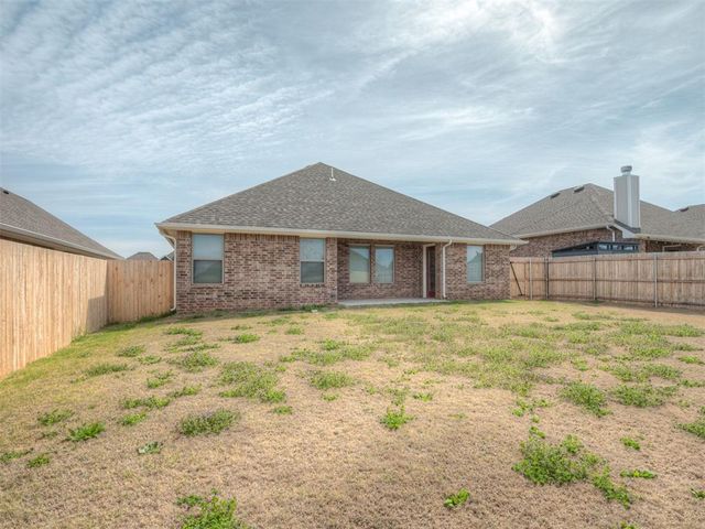 3013 Crossover Court, Moore, OK 73160