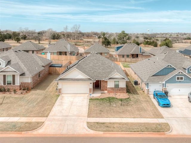 3013 Crossover Court, Moore, OK 73160