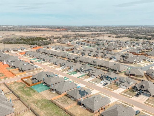 3013 Crossover Court, Moore, OK 73160