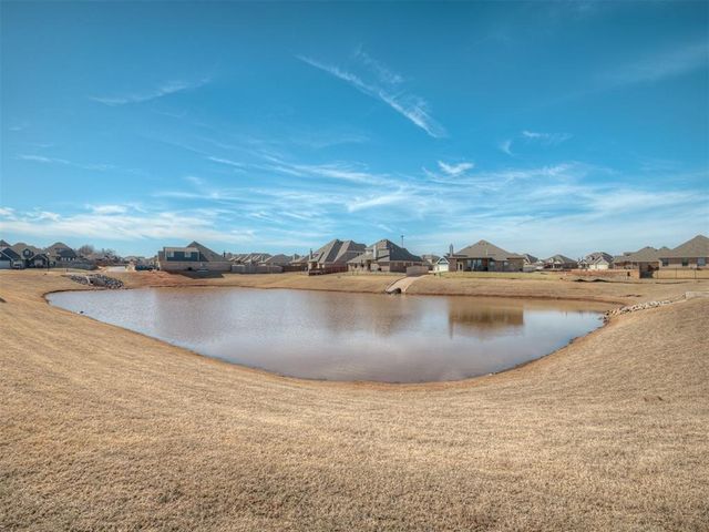 3013 Crossover Court, Moore, OK 73160