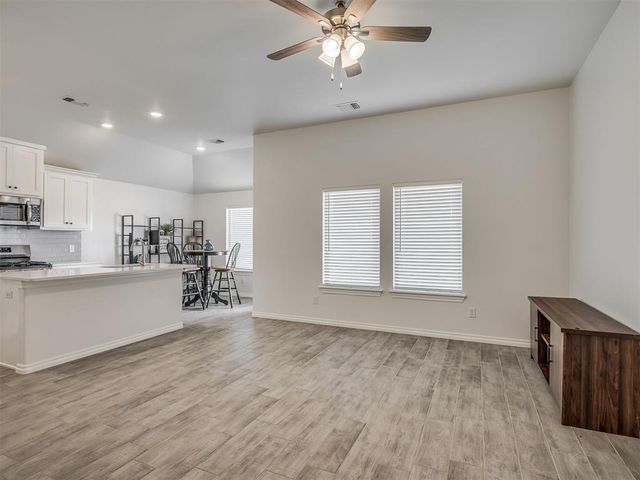 3013 Crossover Court, Moore, OK 73160