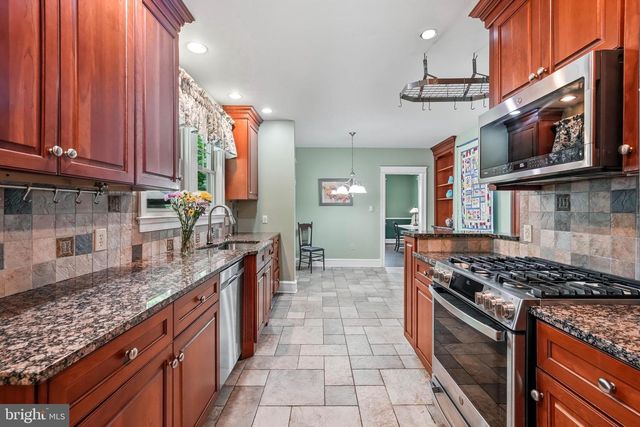 924 COLUMBIA AVE, Palmyra, NJ 08065