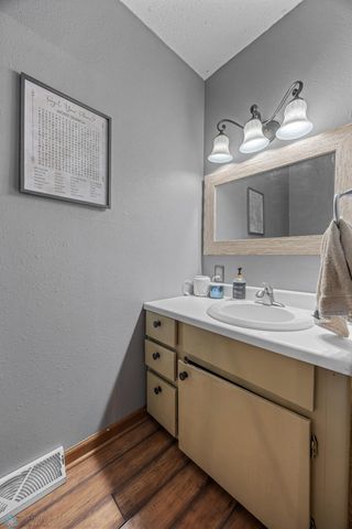 2225 4th Avenue S, Moorhead, MN 56560