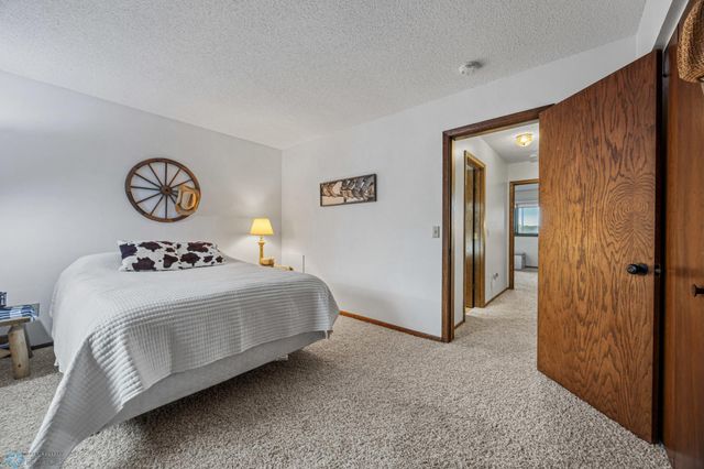 2225 4th Avenue S, Moorhead, MN 56560