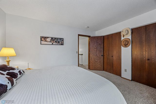 2225 4th Avenue S, Moorhead, MN 56560