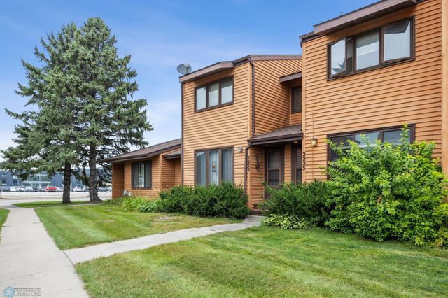 2225 4th Avenue S, Moorhead, MN 56560