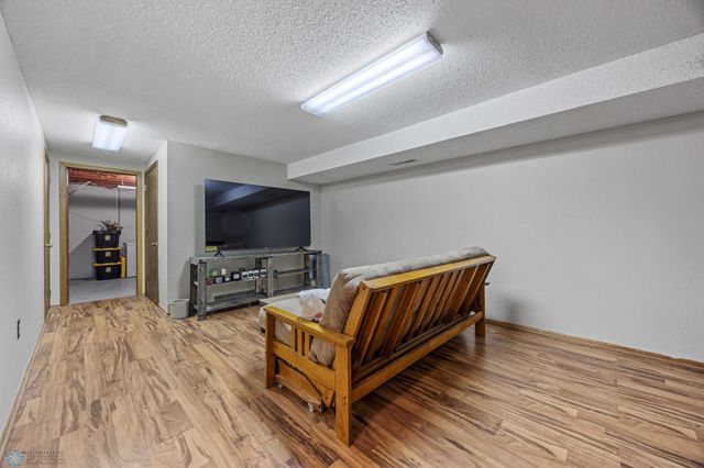 2225 4th Avenue S, Moorhead, MN 56560