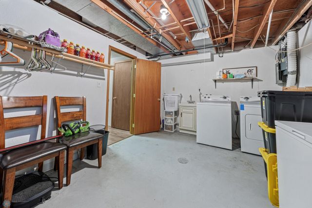 2225 4th Avenue S, Moorhead, MN 56560