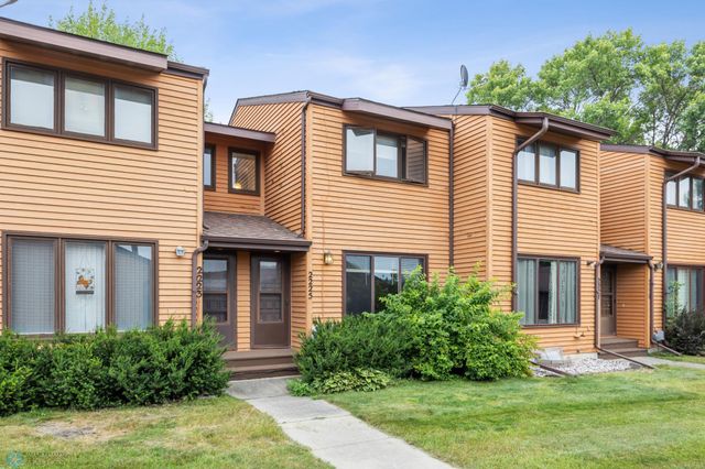 2225 4th Avenue S, Moorhead, MN 56560