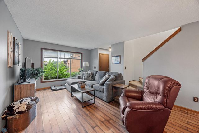 2225 4th Avenue S, Moorhead, MN 56560