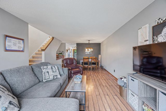 2225 4th Avenue S, Moorhead, MN 56560