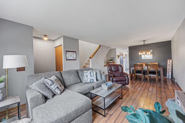 2225 4th Avenue S, Moorhead, MN 56560