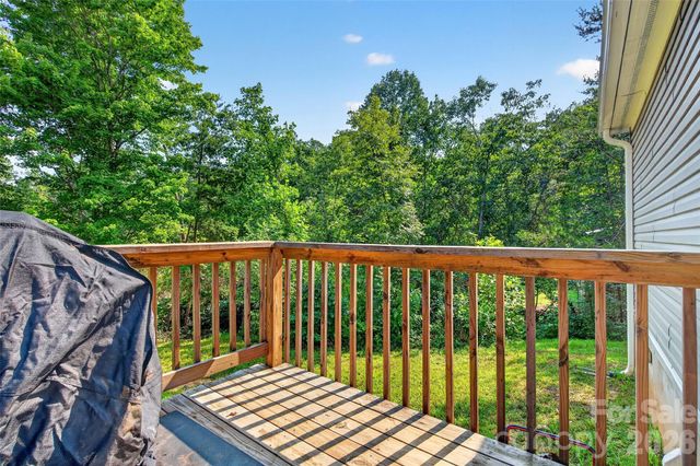 248 Chestnut Oak Forest Drive, Nebo, NC 28761