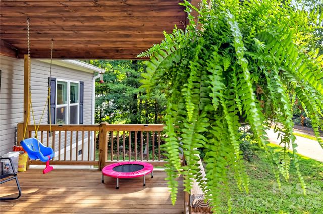 248 Chestnut Oak Forest Drive, Nebo, NC 28761