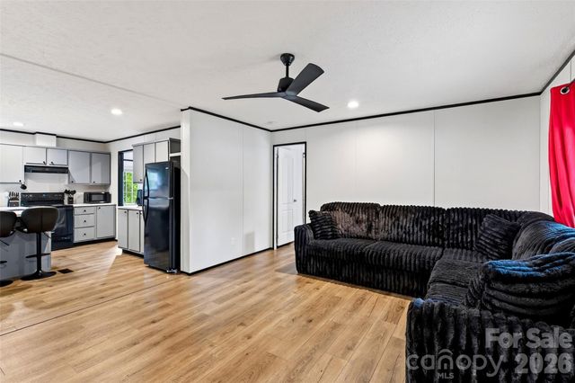 248 Chestnut Oak Forest Drive, Nebo, NC 28761