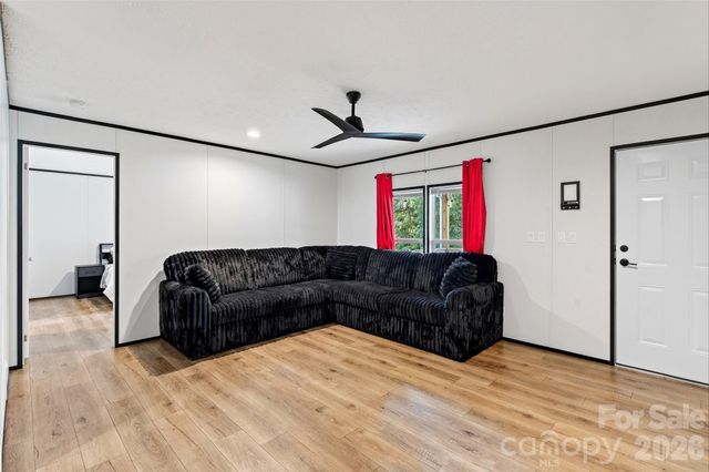 248 Chestnut Oak Forest Drive, Nebo, NC 28761