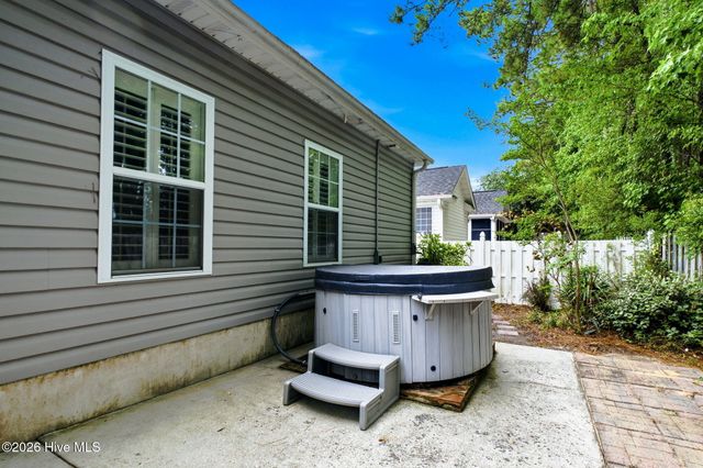 57 Cedar Tree Lane SW, Calabash, NC 28467