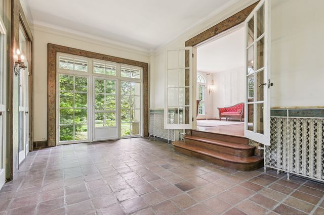 1056 Whitney Avenue, Hamden, CT 06517