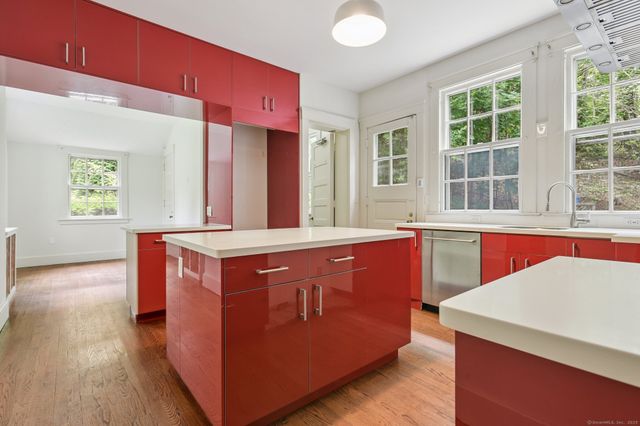 1056 Whitney Avenue, Hamden, CT 06517