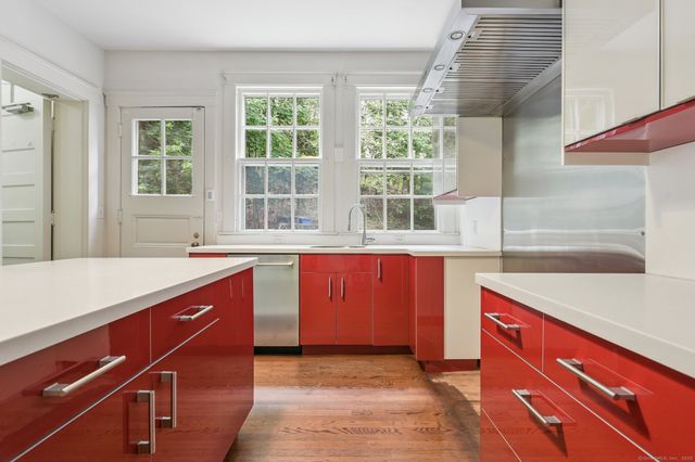 1056 Whitney Avenue, Hamden, CT 06517