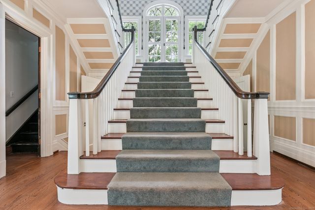 1056 Whitney Avenue, Hamden, CT 06517