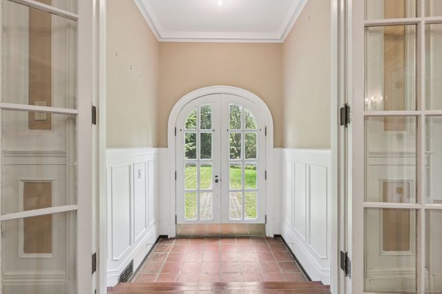 1056 Whitney Avenue, Hamden, CT 06517