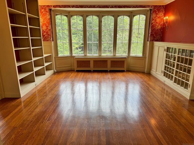 1056 Whitney Avenue, Hamden, CT 06517