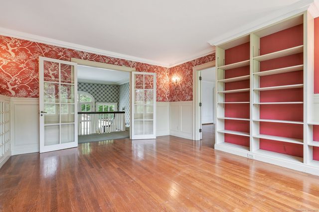 1056 Whitney Avenue, Hamden, CT 06517