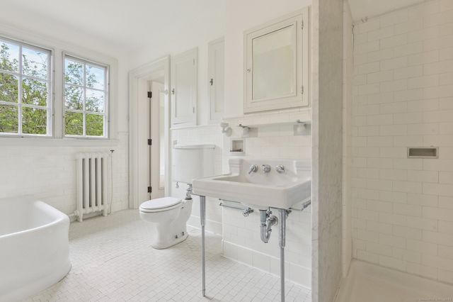 1056 Whitney Avenue, Hamden, CT 06517