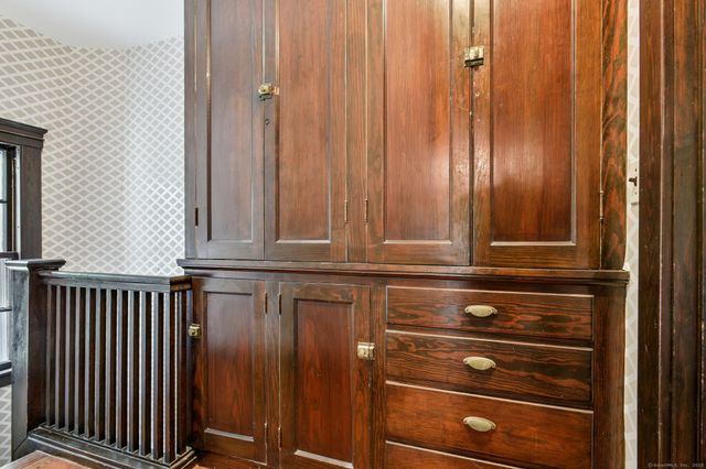 1056 Whitney Avenue, Hamden, CT 06517