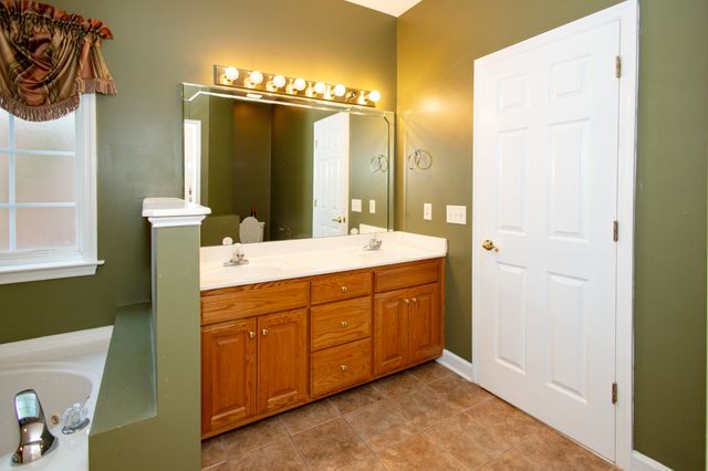 4304 Cambridge Dr, Antioch, TN 37013