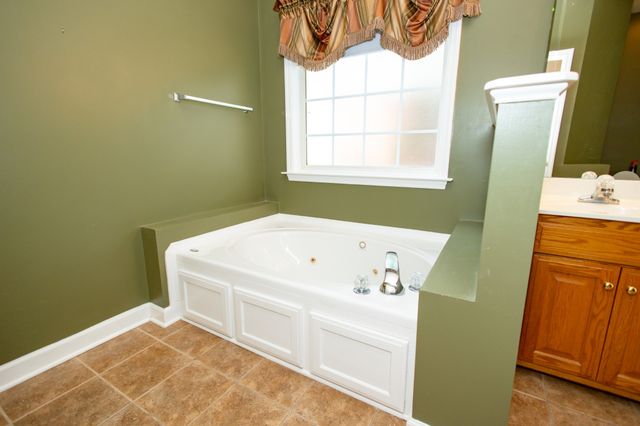 4304 Cambridge Dr, Antioch, TN 37013