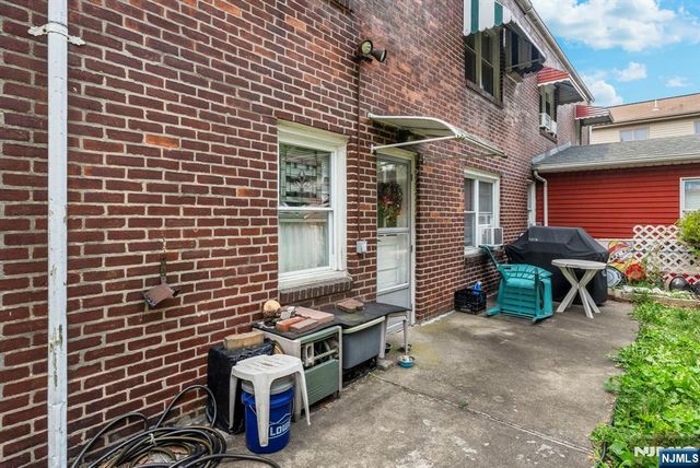385 McKinley Street, Fairview, NJ 07022