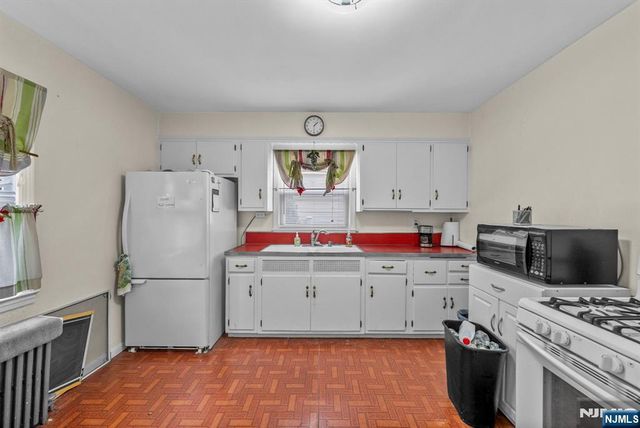 385 McKinley Street, Fairview, NJ 07022