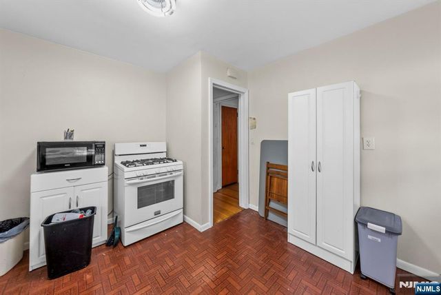 385 McKinley Street, Fairview, NJ 07022