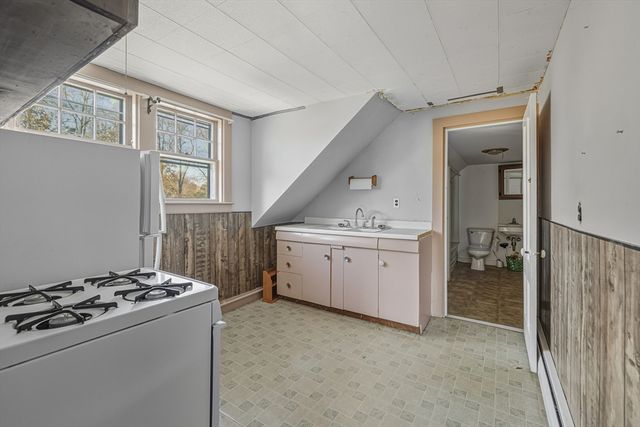 93 Peirce Street, Middleboro, MA 02346